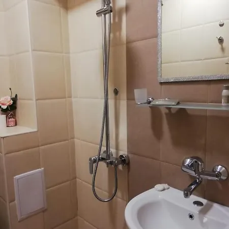 Golden House Apartman *